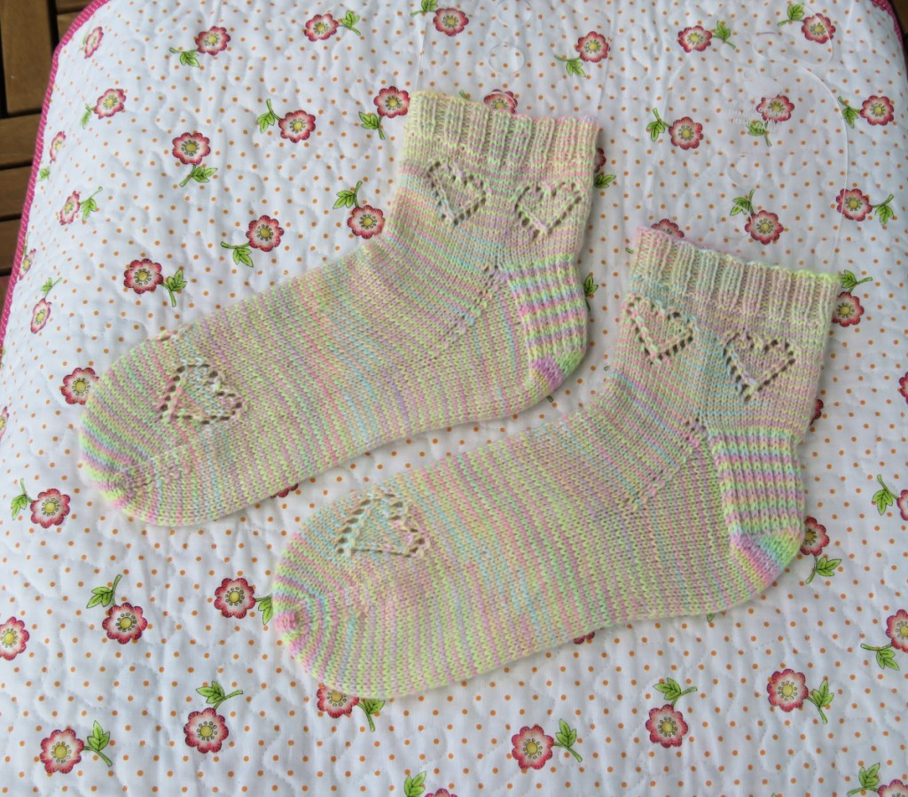 Finished Key to my heart socks