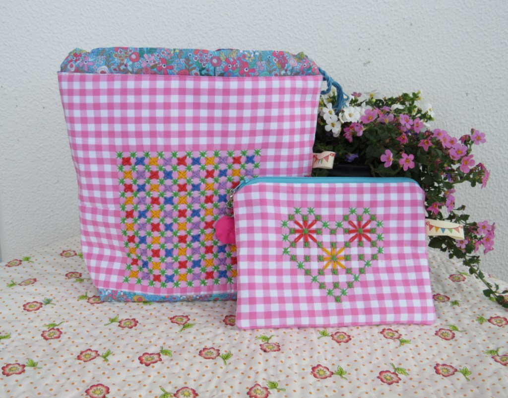 Retro Notions Pouch